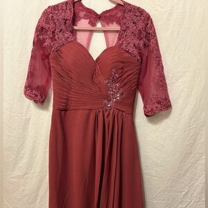 Elegant High-Low Lace Gown – Burgundy